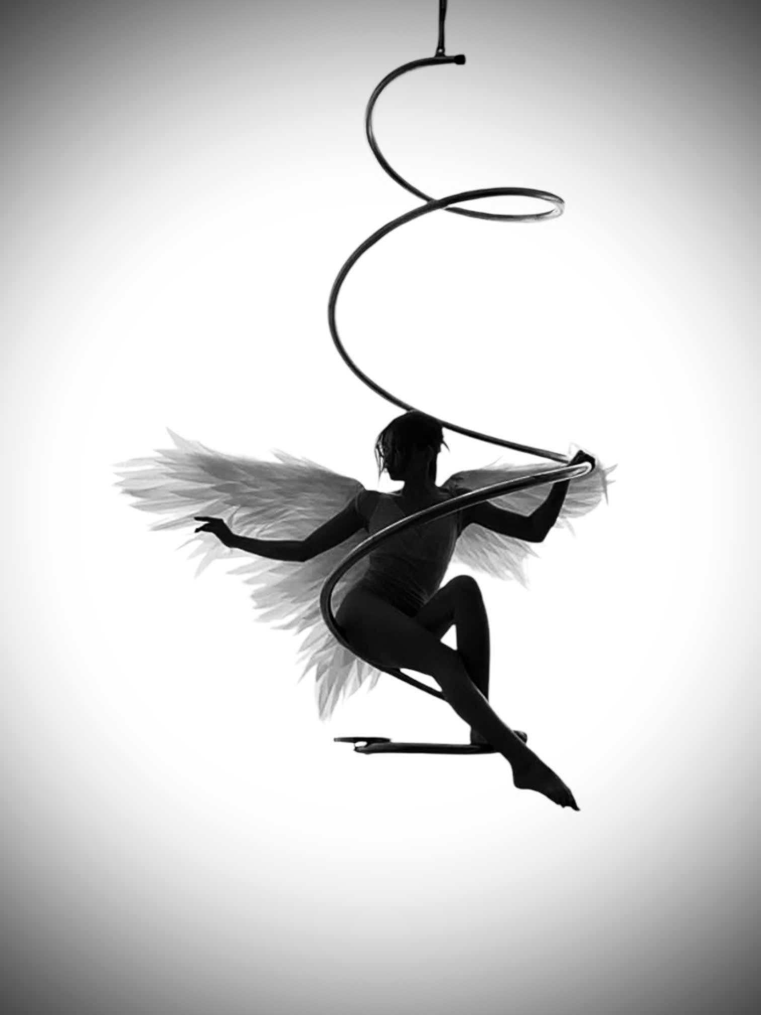 Thảo Nhi trên aerial spiral